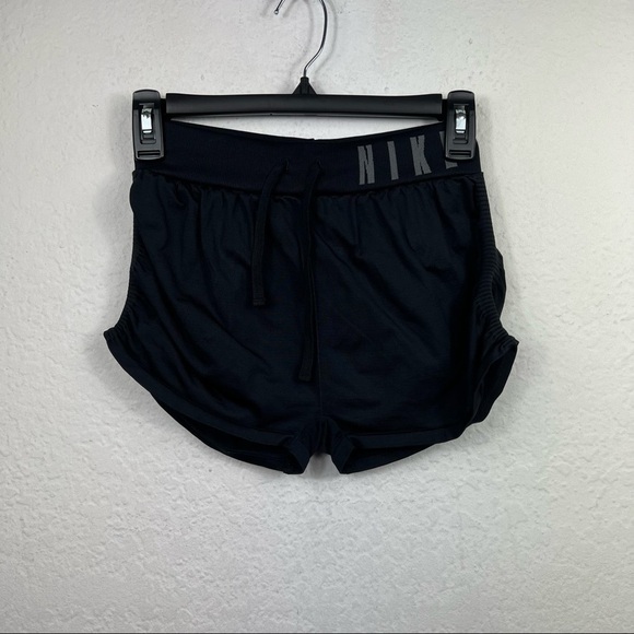 ♥️ Nike GIrls Seamless Training Shorts - Picture 1 of 7